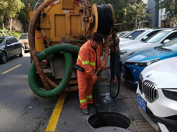 万山排污管道清淤