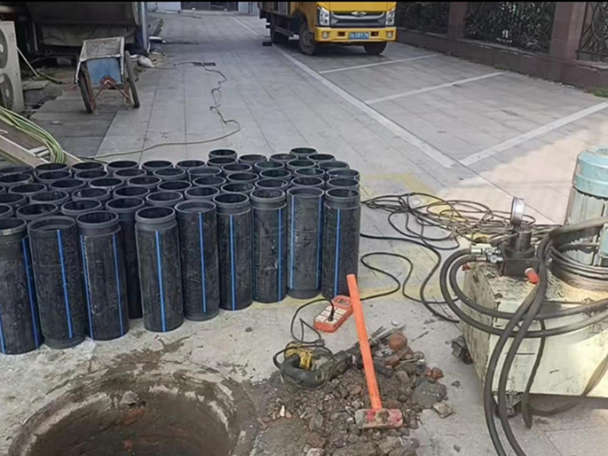 万山PE置换管厂家 DN315置换管 非开挖管短管置换